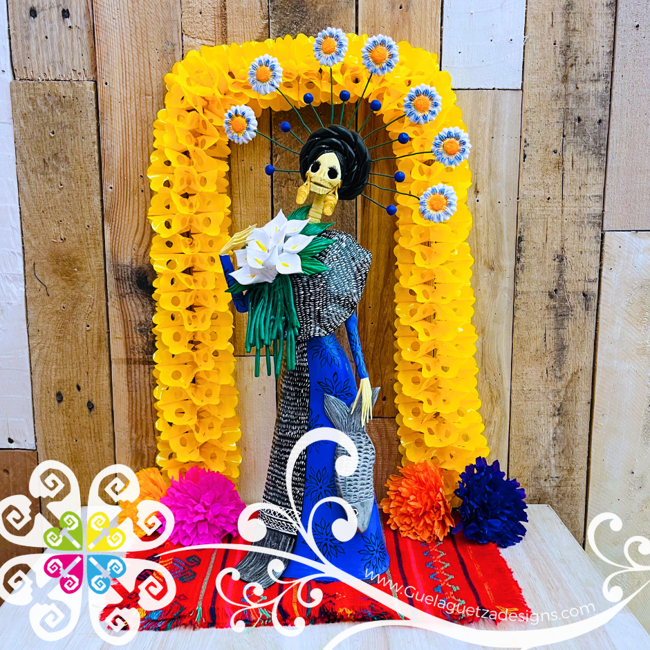 Medium Colores Fina Clay Catrina  - Capula Clay Home