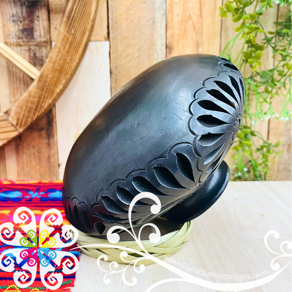 Large Cantaro Nigua Black Clay Vase - Barro Negro Oaxaca