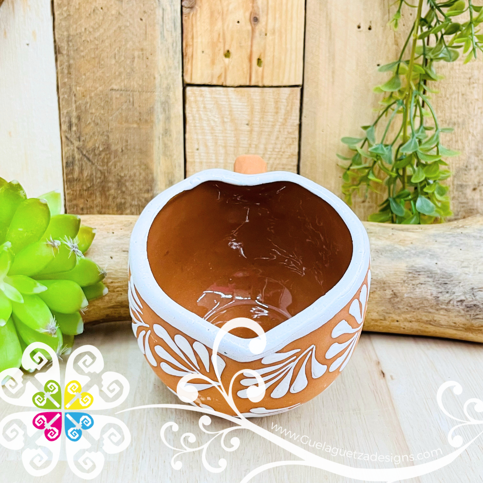 Set of 4 Medium Natural / White Corazon Clay Mugs - Set Taza Barro