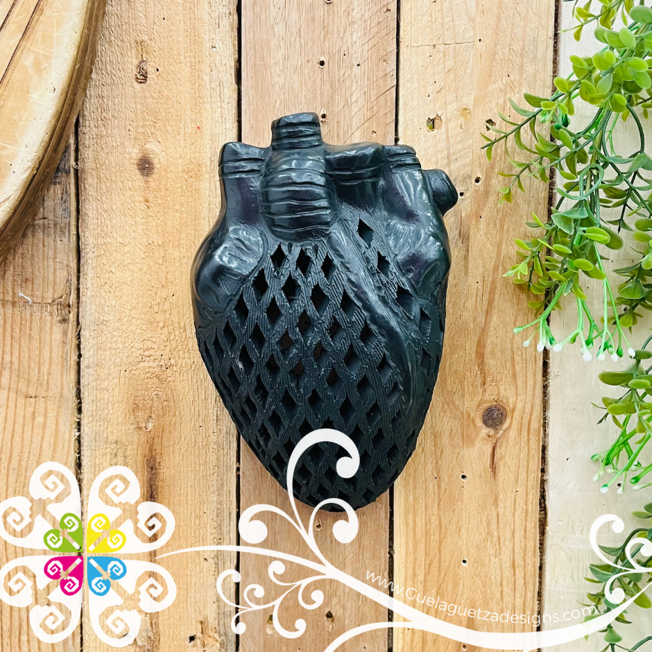 Medium Valvula Corazon De Pared - Barro Negro Oaxaca