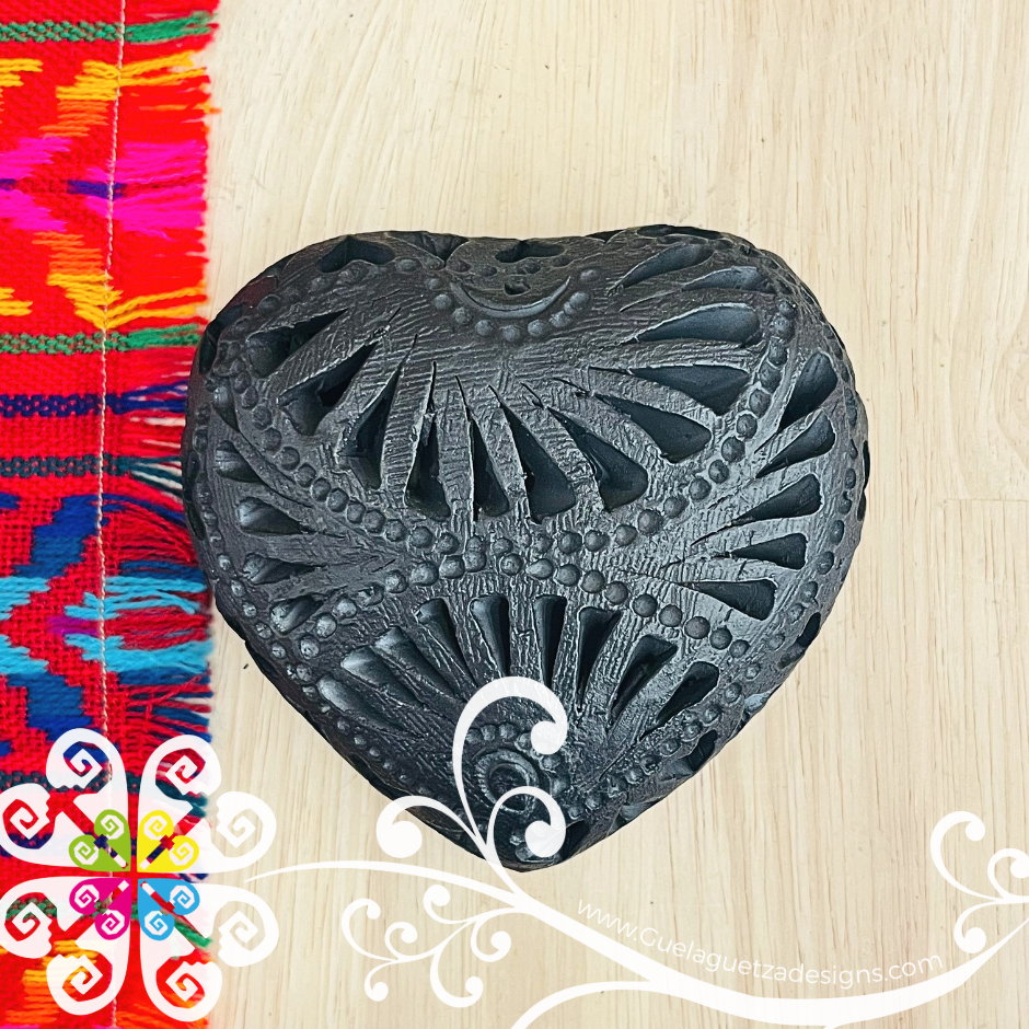 Medium Corazon De Pared - Barro Negro Oaxaca