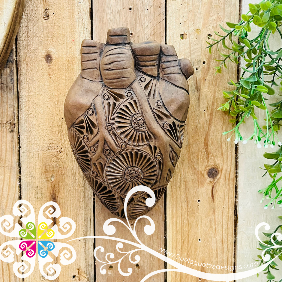 Medium Valvula Corazon De Pared - Barro Cafe Oaxaca