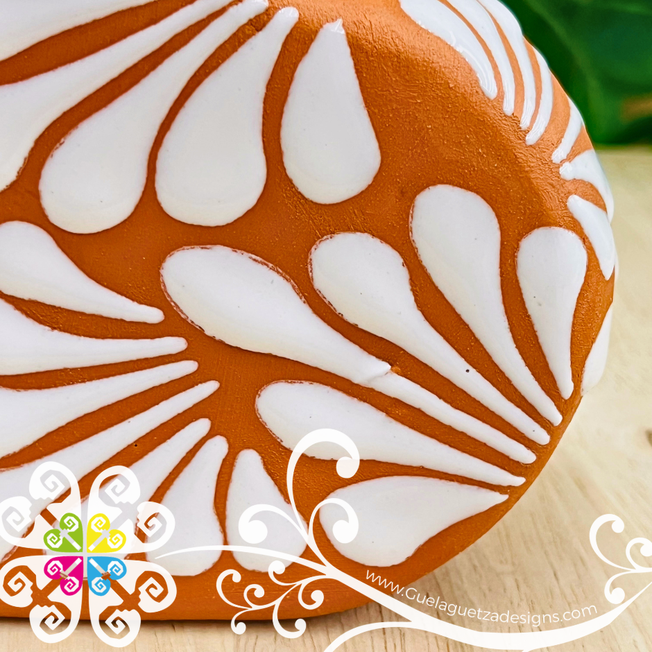 Natutal with White Espiga Corazon Clay Vase - Florero Barro