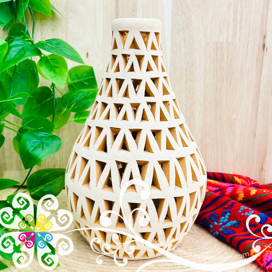 Lagrima Vase - Barro Atzompa