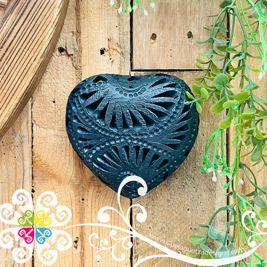Medium Corazon De Pared - Barro Negro Oaxaca