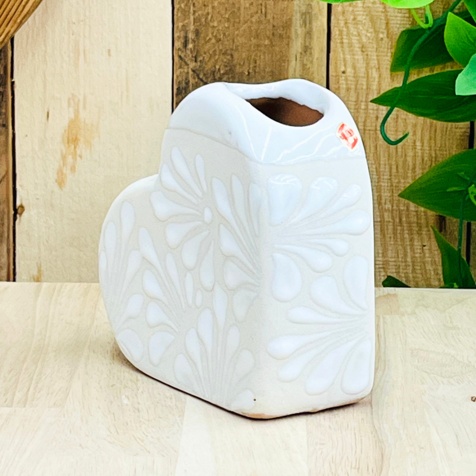 White Espiga Corazon Clay Vase - Florero Barro