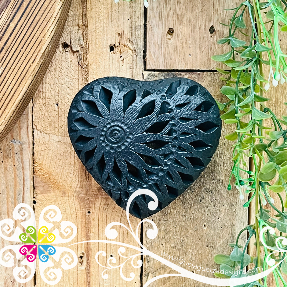 Medium Corazon De Pared - Barro Negro Oaxaca