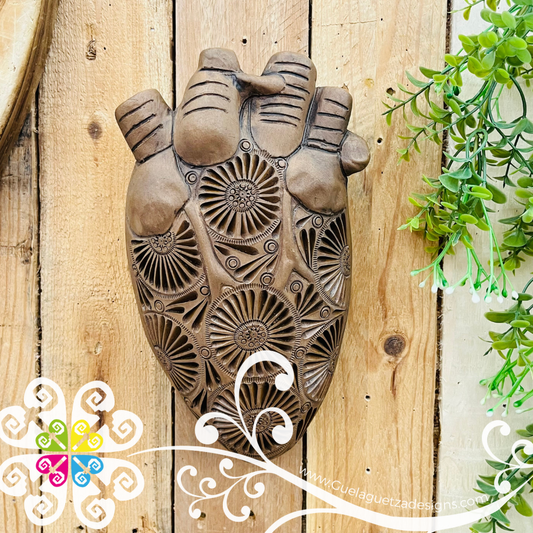 Large Valvula Corazon De Pared - Barro Cafe Oaxaca