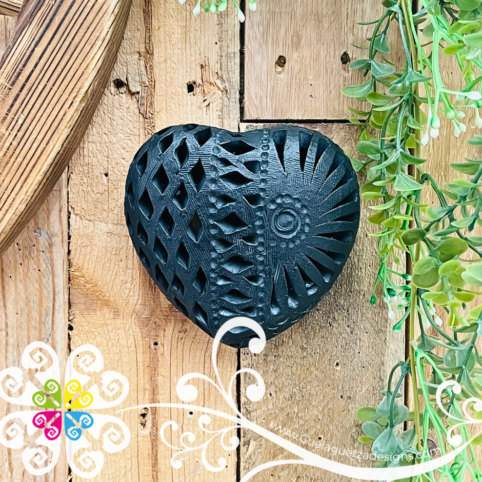 Medium Corazon De Pared - Barro Negro Oaxaca