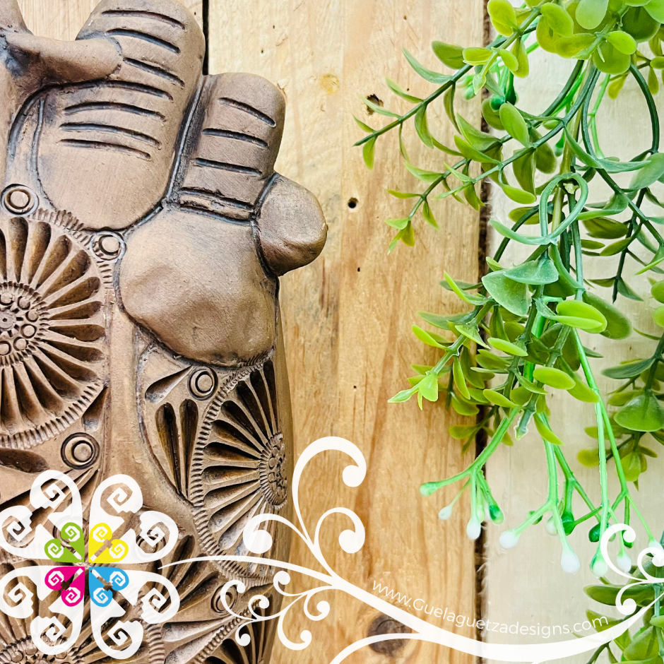 Large Valvula Corazon De Pared - Barro Cafe Oaxaca