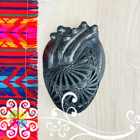 Small Valvula Corazon De Pared - Barro Negro Oaxaca