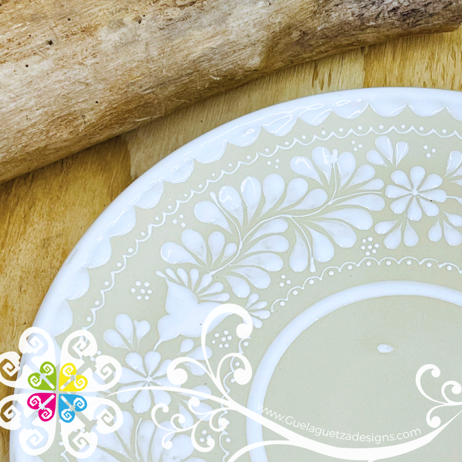 Large Round White Serving Tray - Barro Alta Temperatura