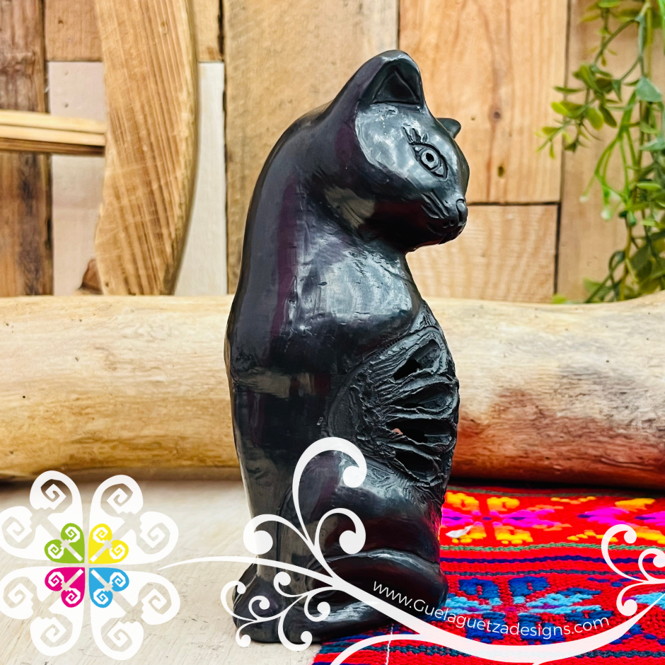 Small Curled Cat Black Clay Figure - Barro Negro Oaxaca