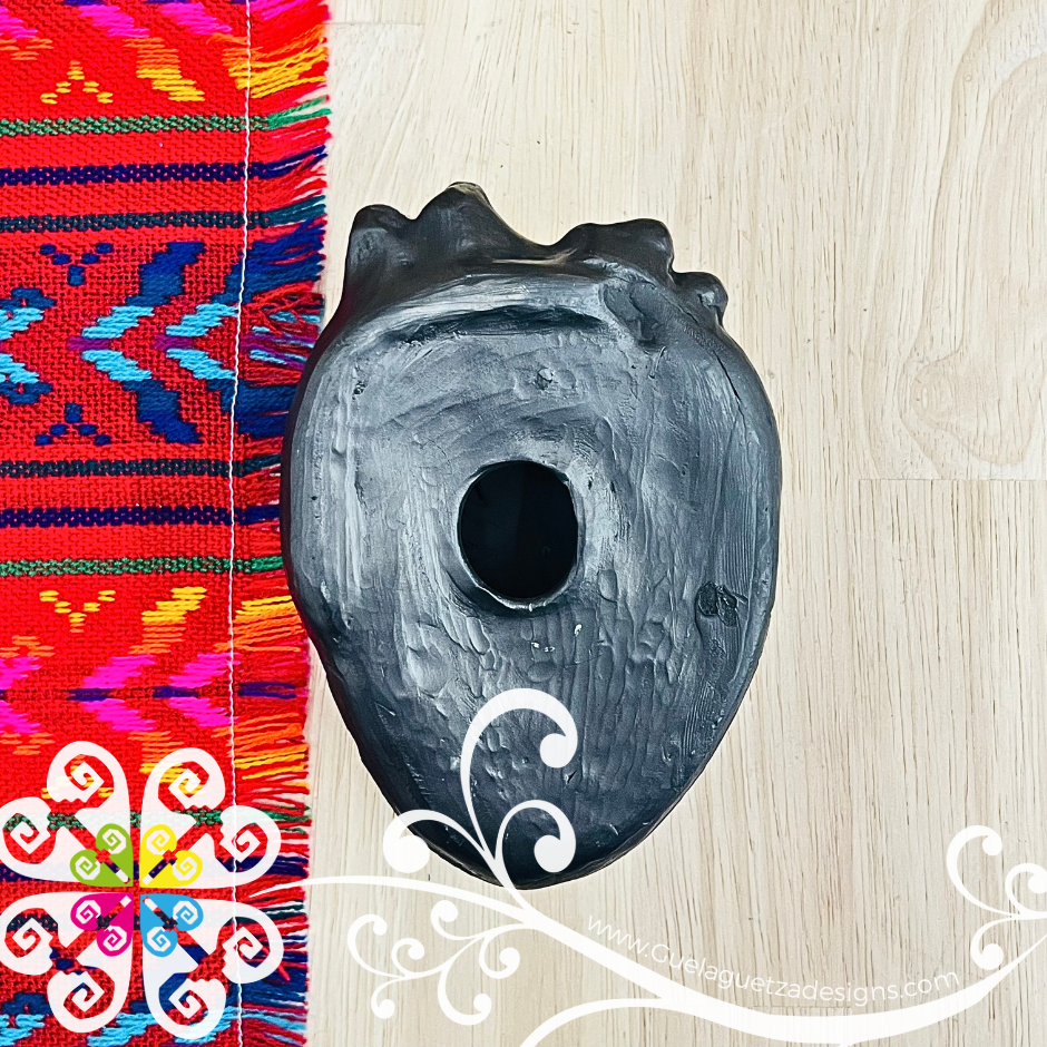 Small Valvula Corazon De Pared - Barro Negro Oaxaca