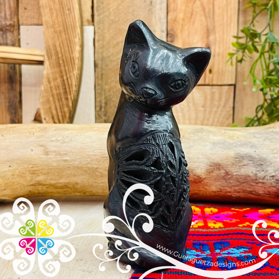 Small Curled Cat Black Clay Figure - Barro Negro Oaxaca