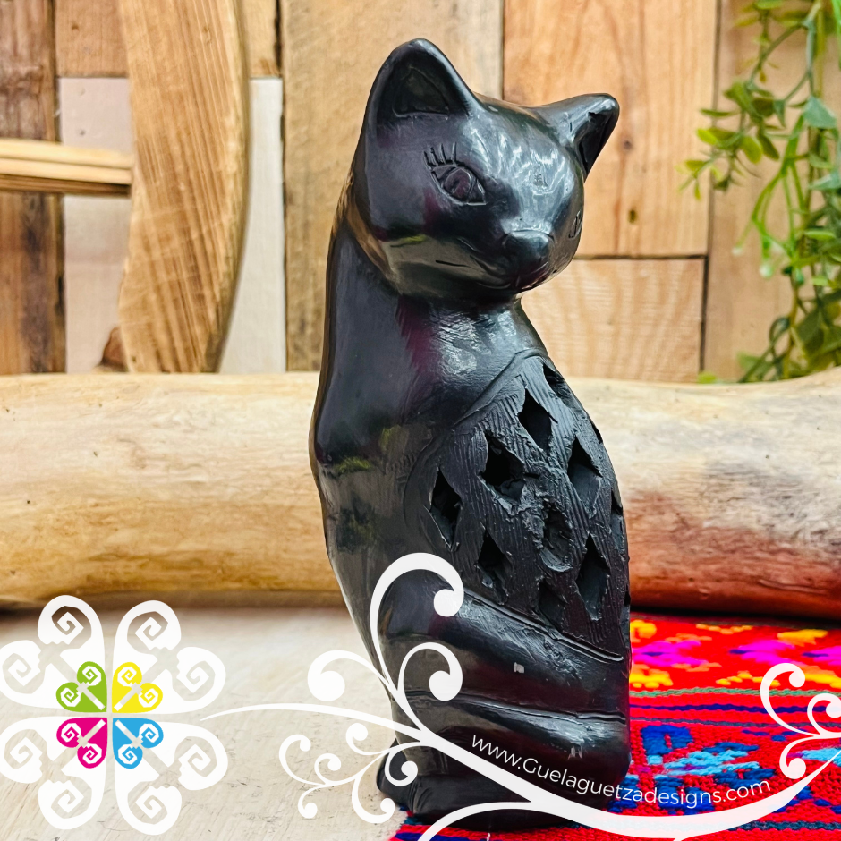 Small Curled Cat Black Clay Figure - Barro Negro Oaxaca