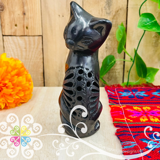 Small Curled Cat Black Clay Figure - Barro Negro Oaxaca