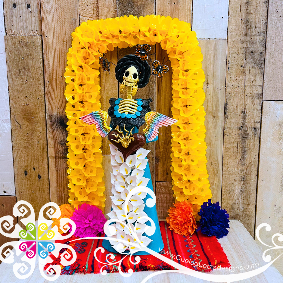 Medium Colores Fina Clay Catrina  - Capula Clay Home