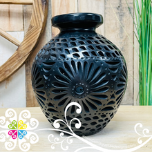 Calado Round Vase - Barro Negro Oaxaca