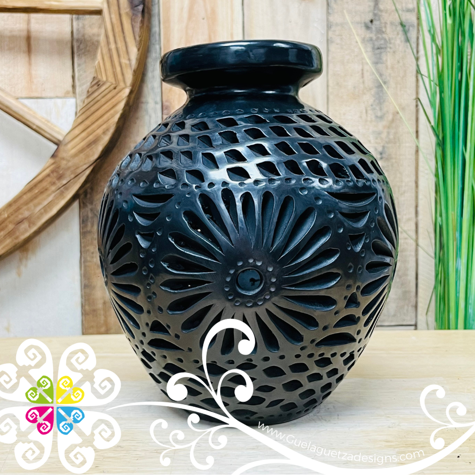 Calado Round Vase - Barro Negro Oaxaca – Guelaguetza Designs