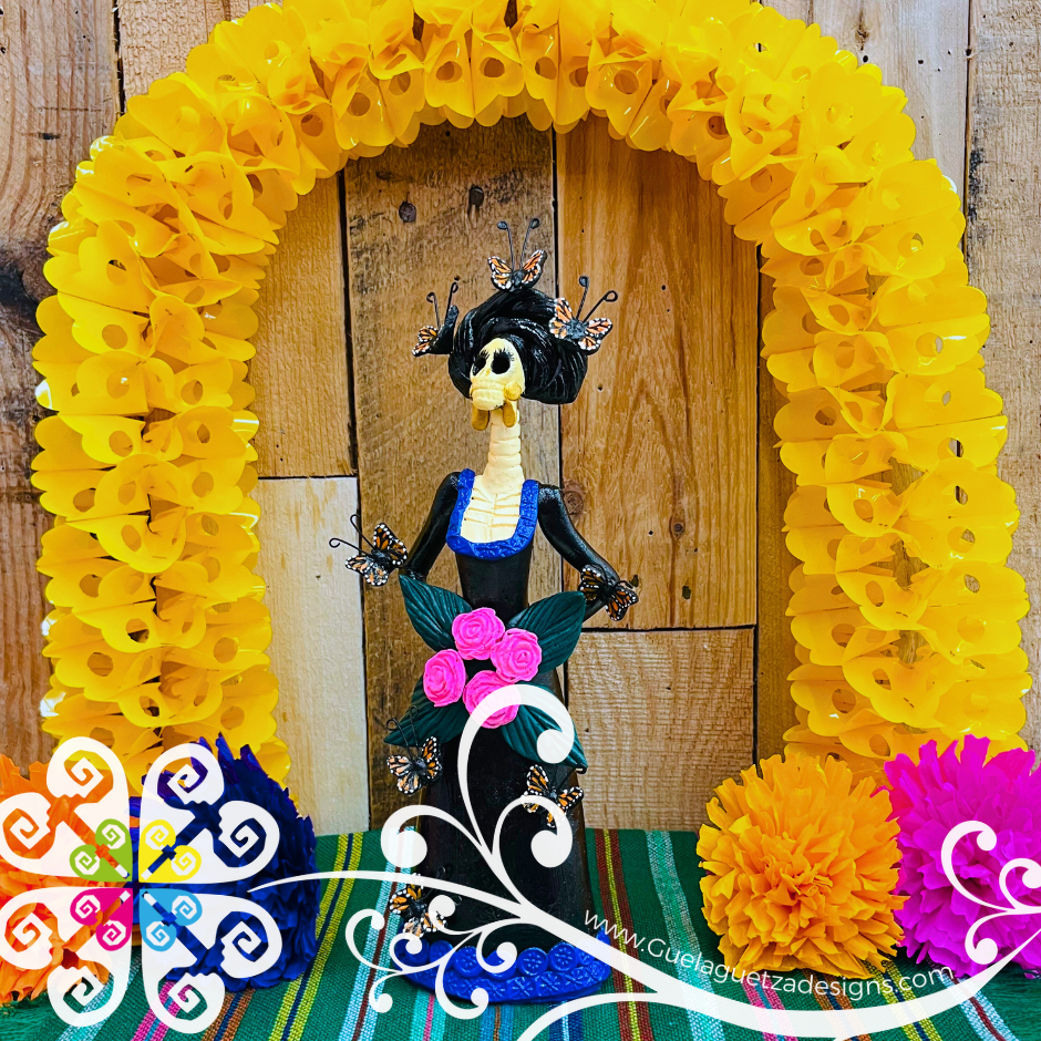 Small Mariposa Colores Fina Clay Catrina Michoacana - Capula Clay Home