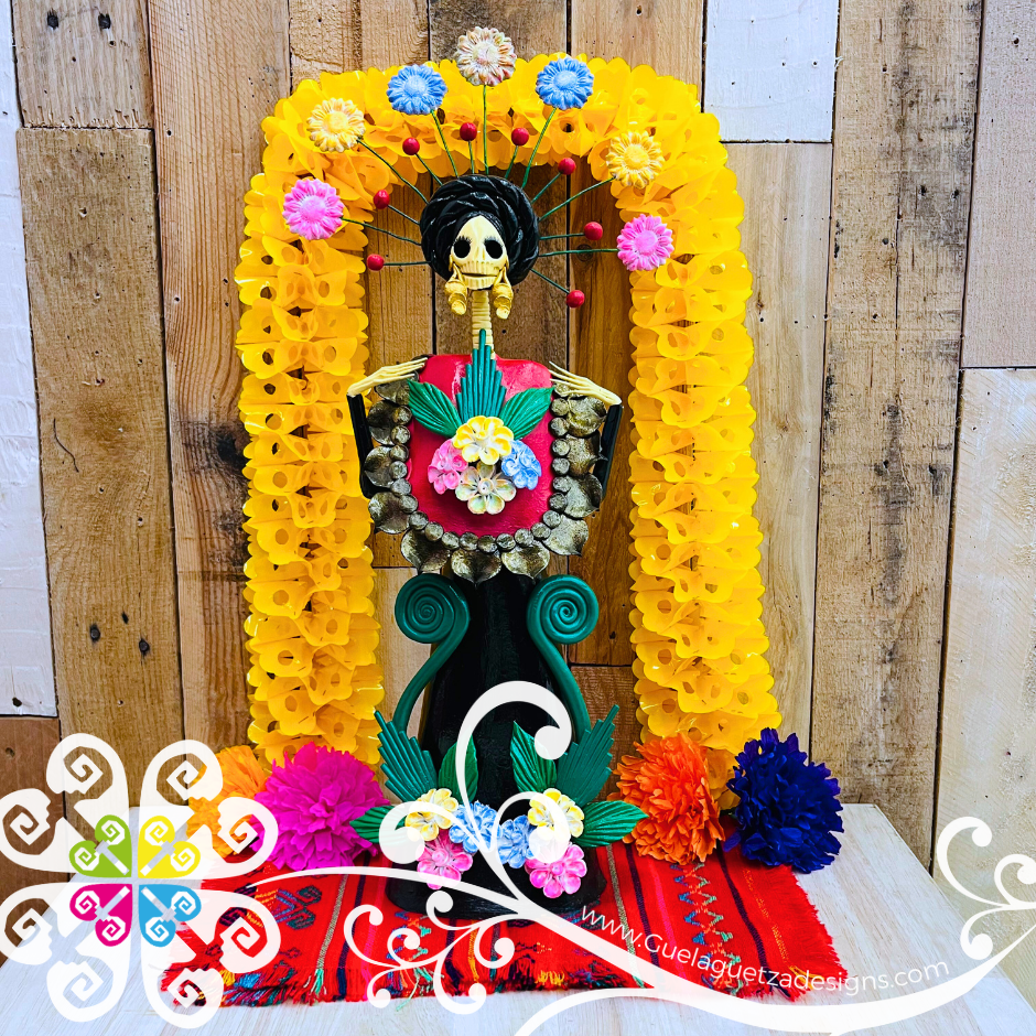 Medium Colores Fina Clay Catrina  - Capula Clay Home