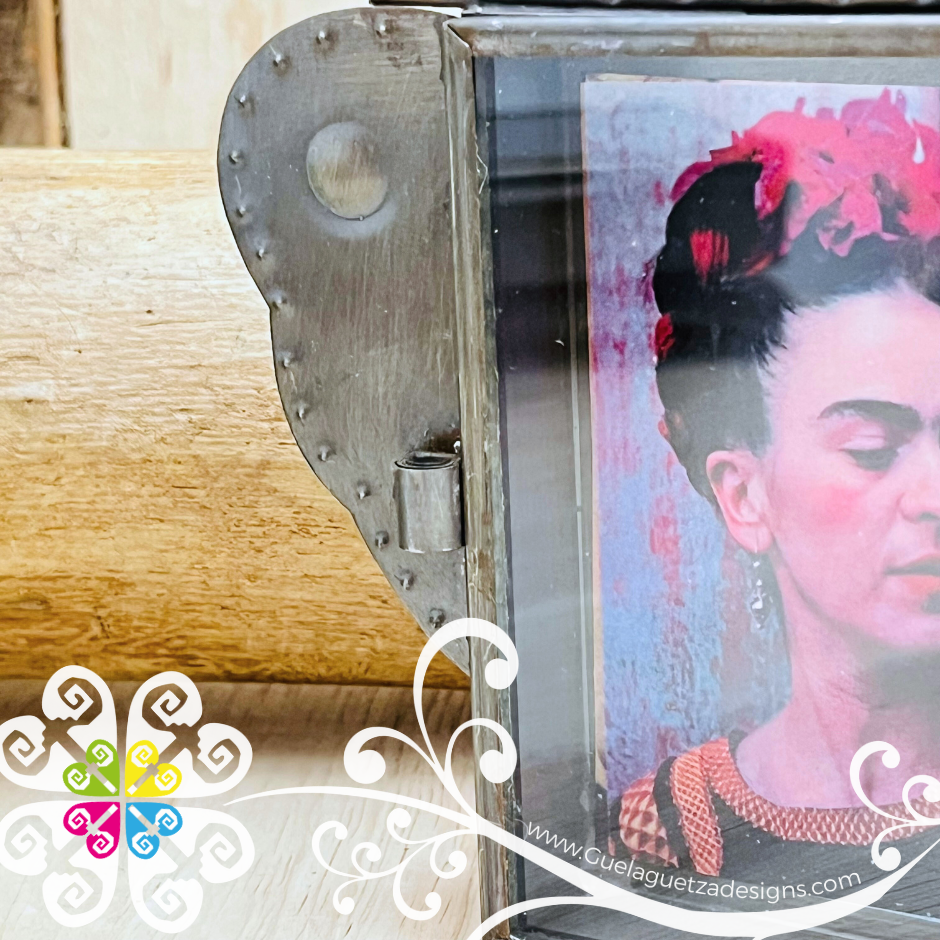 Medium Cobrizado Frida Nicho Frame - Hojalata San Miguel Collection