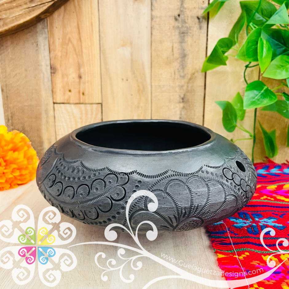 Onis Black Clay Vase - Barro Negro Oaxaca