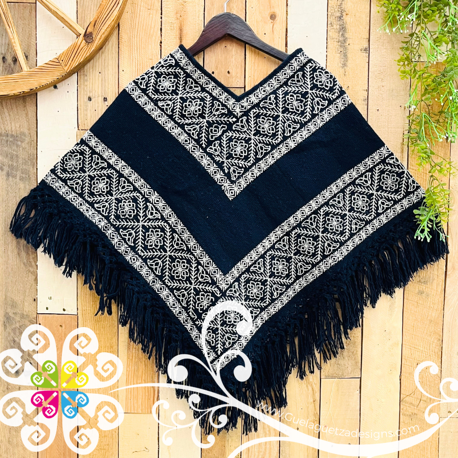 Orillado Puntada Antigua Design Embroider Poncho - Mañanita
