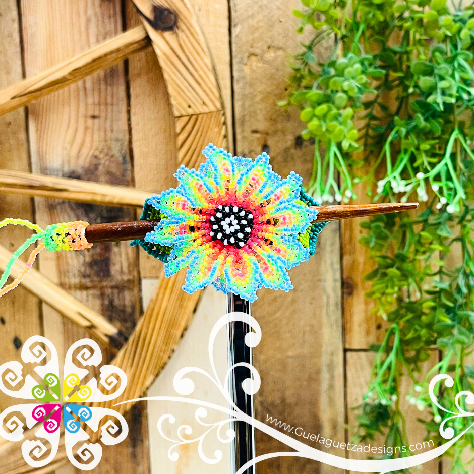 Beaded Daysi Hair Brooch
