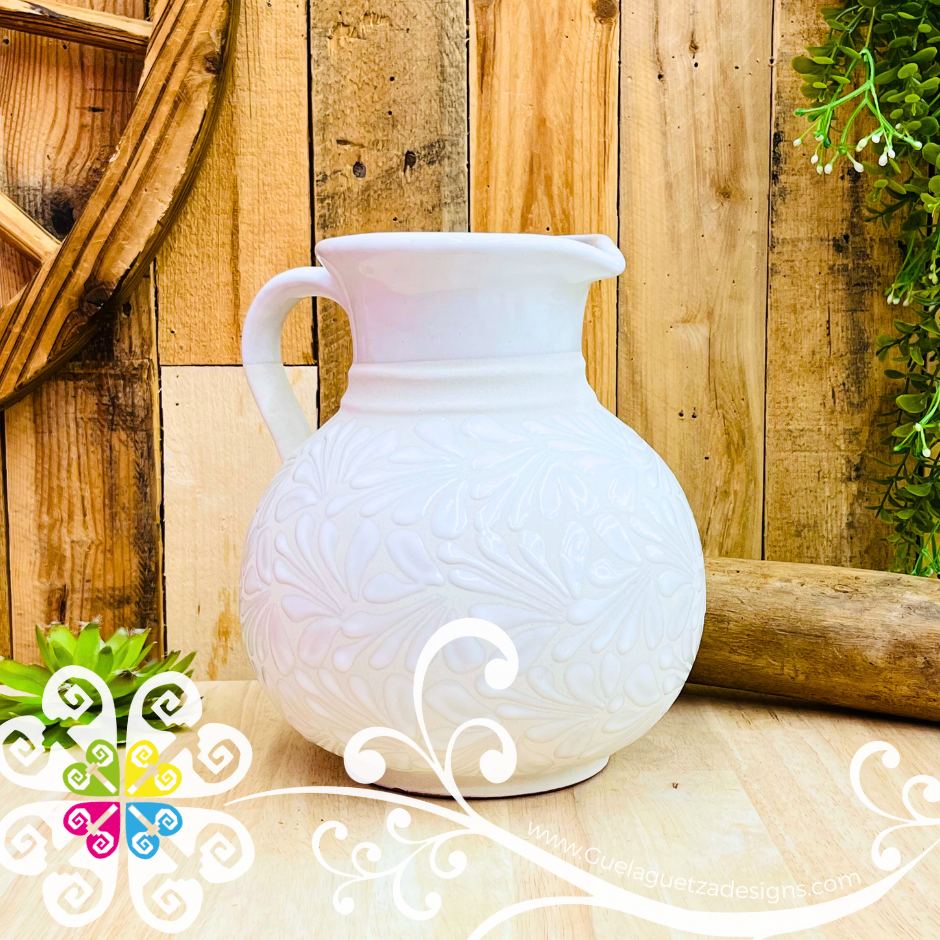 Engobe/White Espiga Bola Pitcher - Jarro de Barro