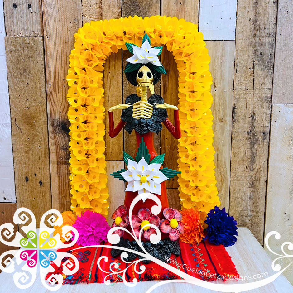 Medium Colores Fina Clay Catrina  - Capula Clay Home