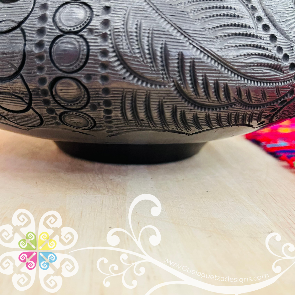 Onis Black Clay Vase - Barro Negro Oaxaca