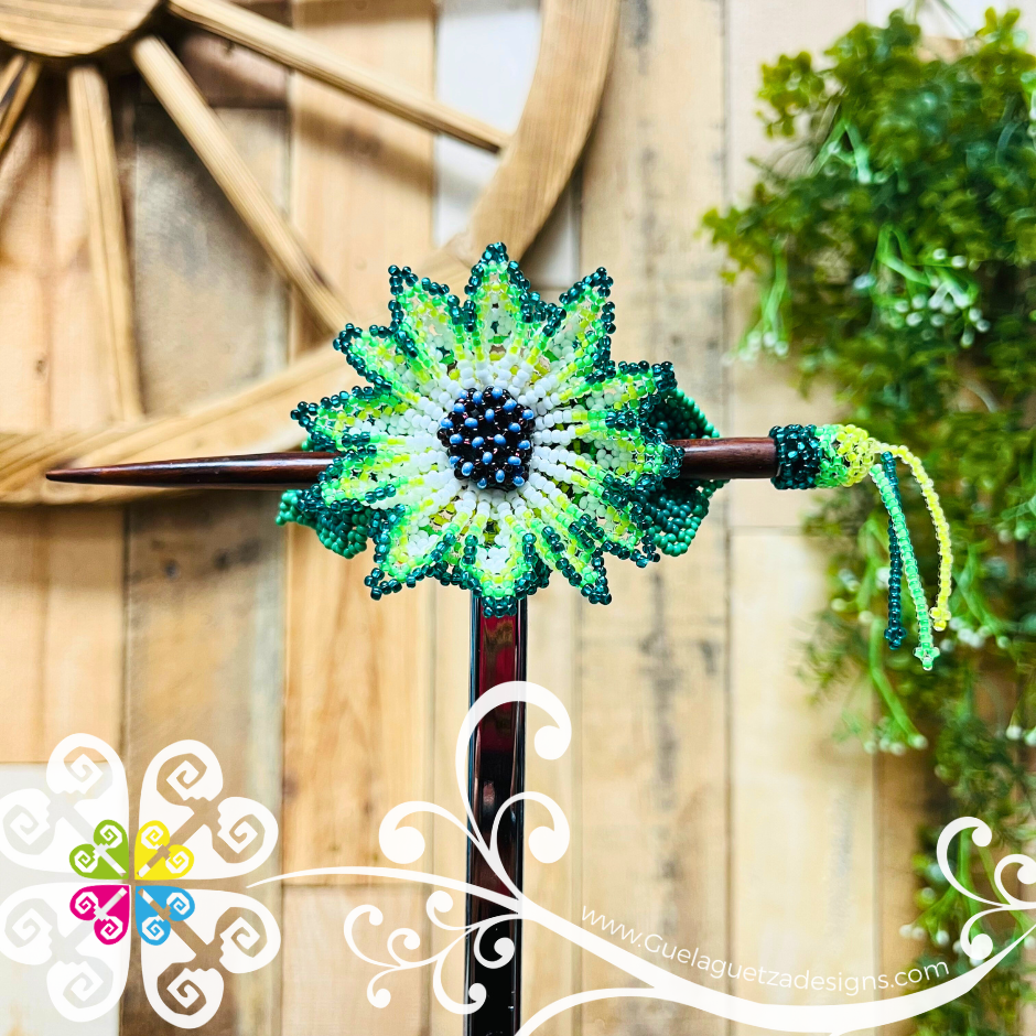 Beaded Daysi Hair Brooch