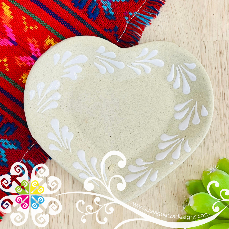 Set of 4 Small Engobe/ White Corazon Plate - Set Clay Flat Plates