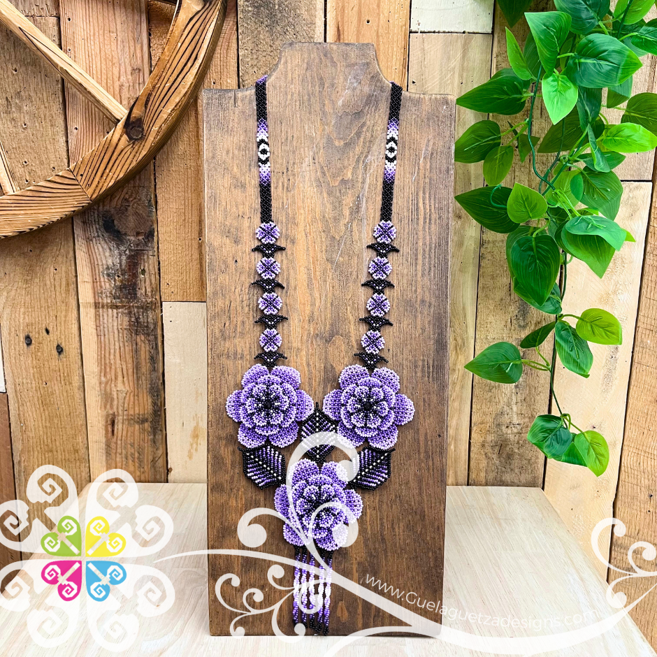 Tri Daisy Beaded Necklace