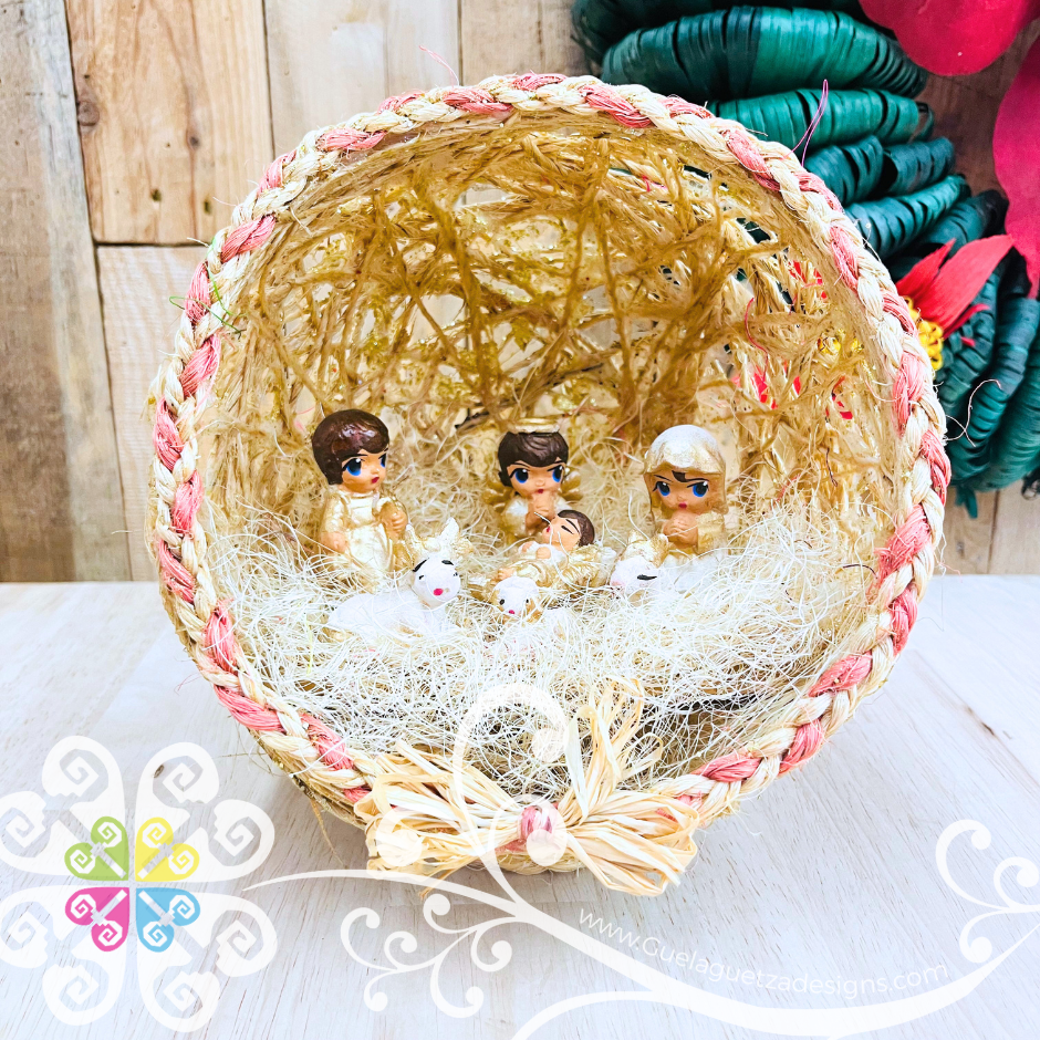 Small Nacimiento Mimbre - Wicker Nativity Scene - Nacimiento Navideno