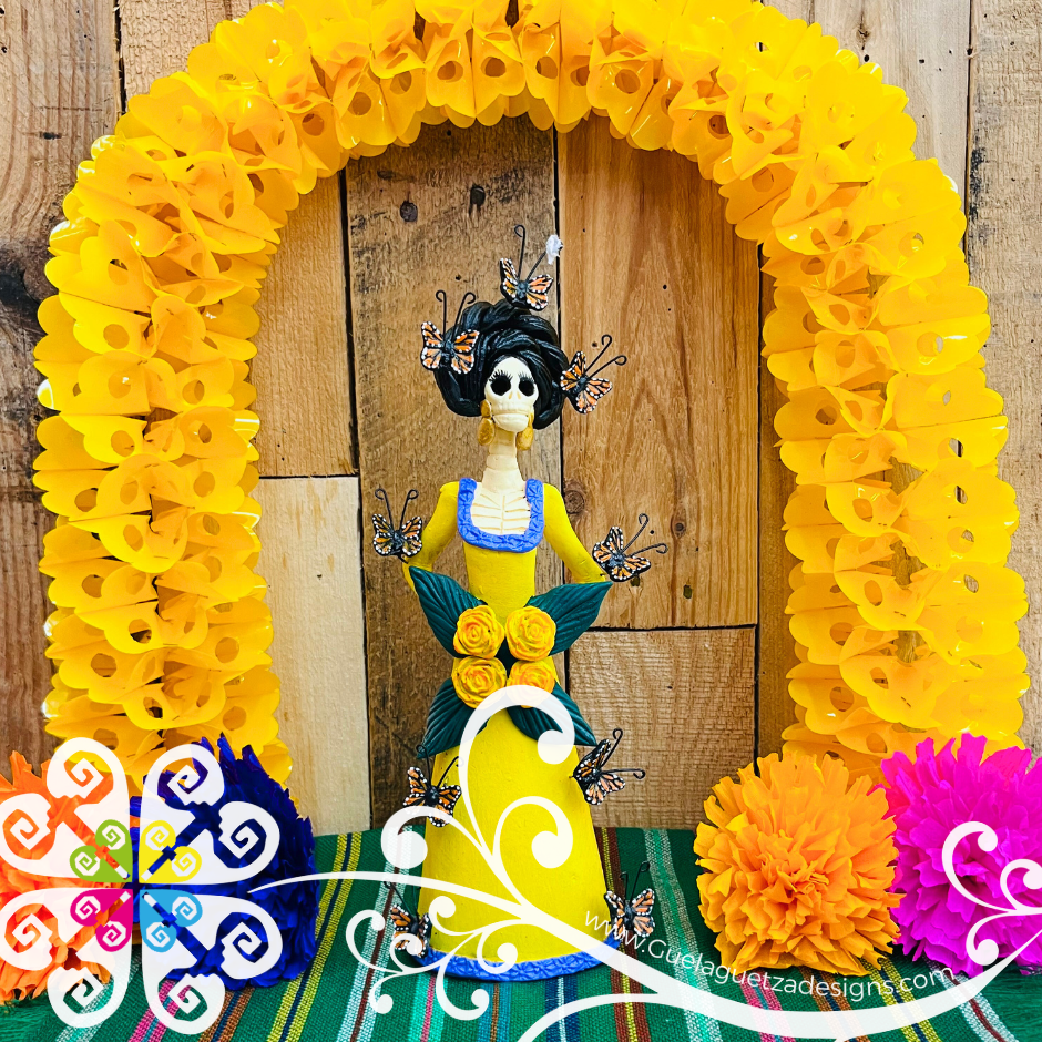 Small Mariposa Colores Fina Clay Catrina Michoacana - Capula Clay Home