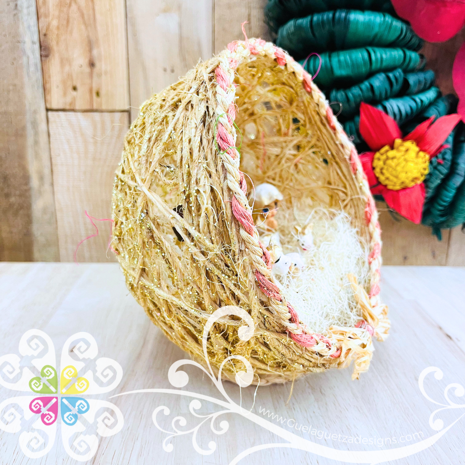 Small Nacimiento Mimbre - Wicker Nativity Scene - Nacimiento Navideno