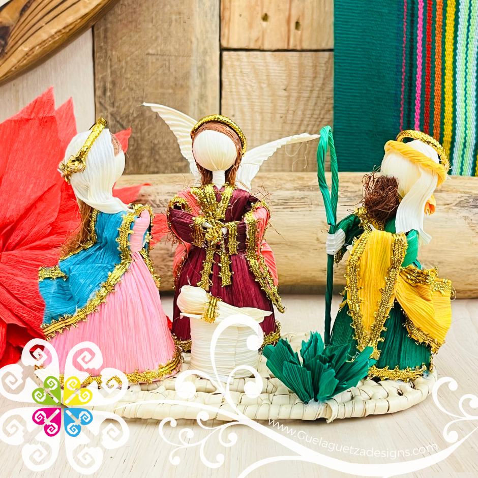 Small Multicolor Nativity Set of 5 pcs - Nacimiento Navideno