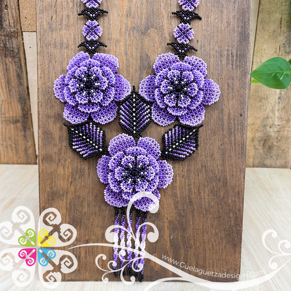 Tri Daisy Beaded Necklace