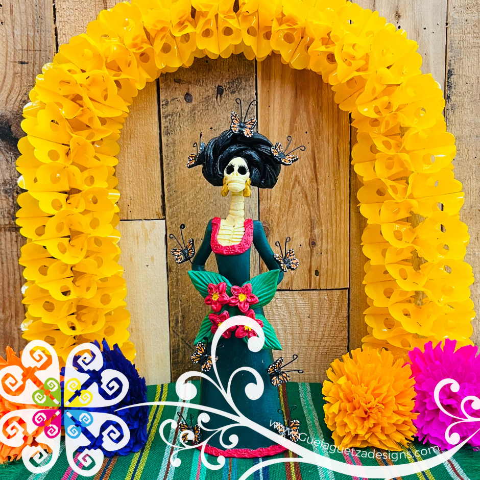 Small Mariposa Colores Fina Clay Catrina Michoacana - Capula Clay Home