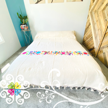 Queen Size - Pedal Loom Bed Cover with Otomi Runner
