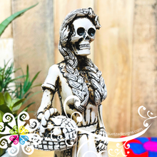 Medium Catrina with Basket - Day of the Dead Decoration Resin Statue
