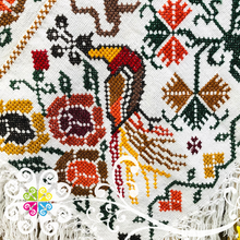 White Peacock Design Embroider Poncho - Mañanita