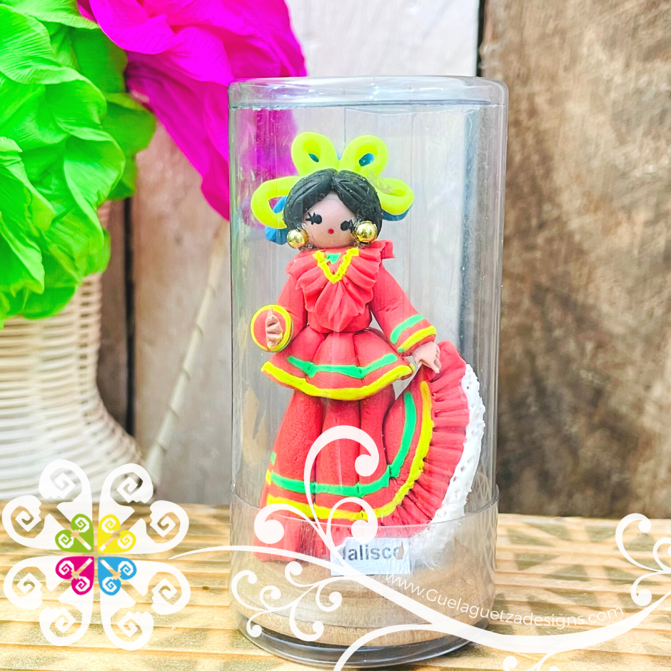 Paper quilling top belle doll