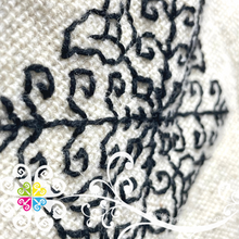Wool Deshilado Design Embroider Poncho - Mañanita