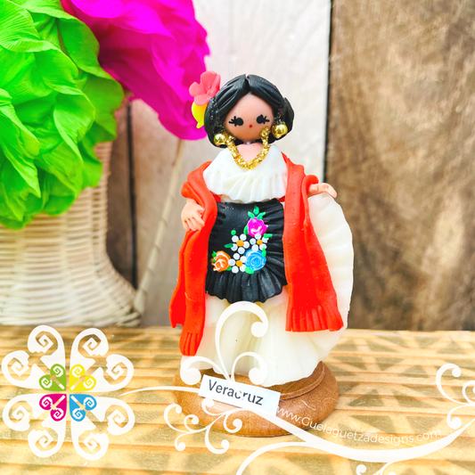 30- Veracruz Little Doll Figurine - Fondant Doll