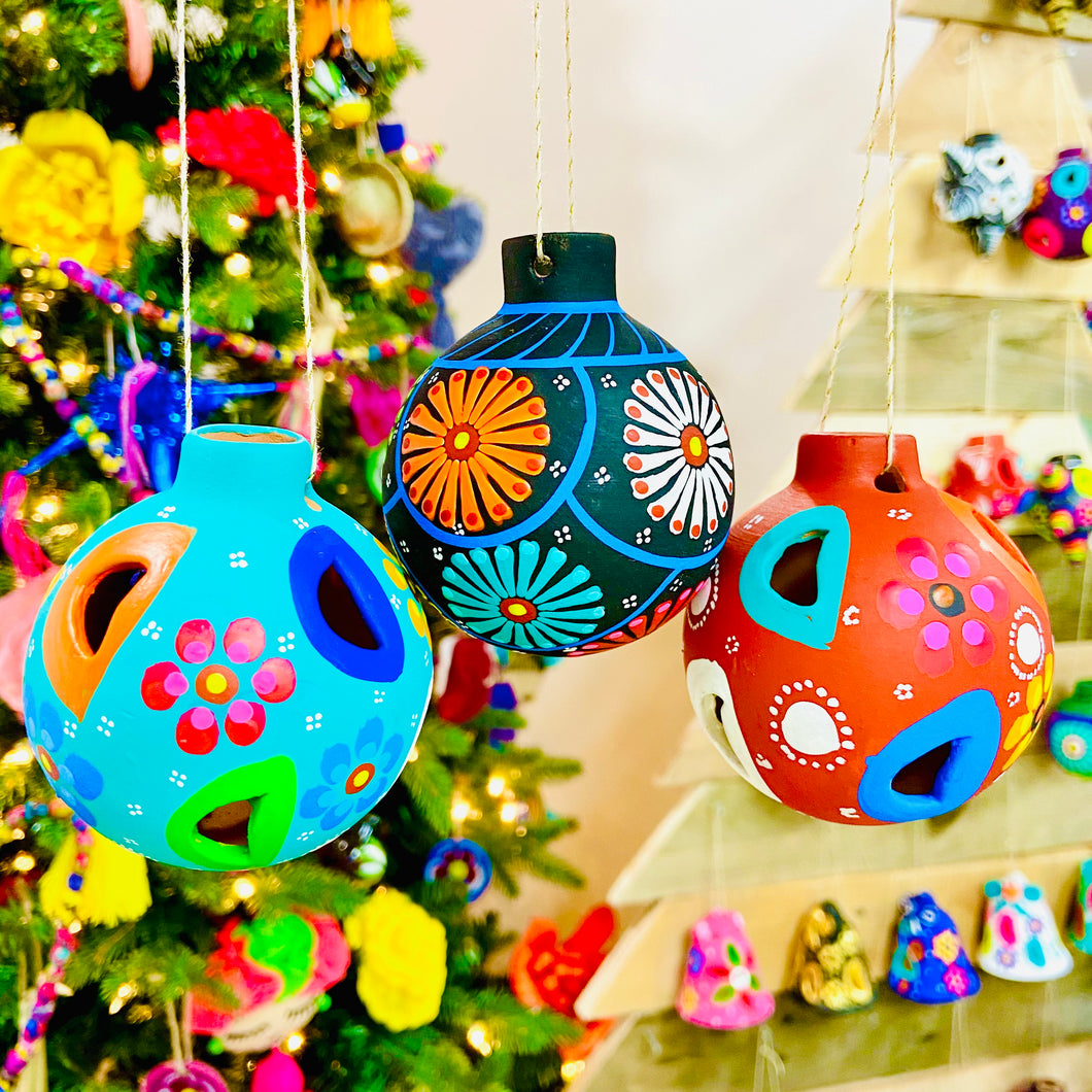 Round Guerrero Clay Ornament Box – Guelaguetza Designs